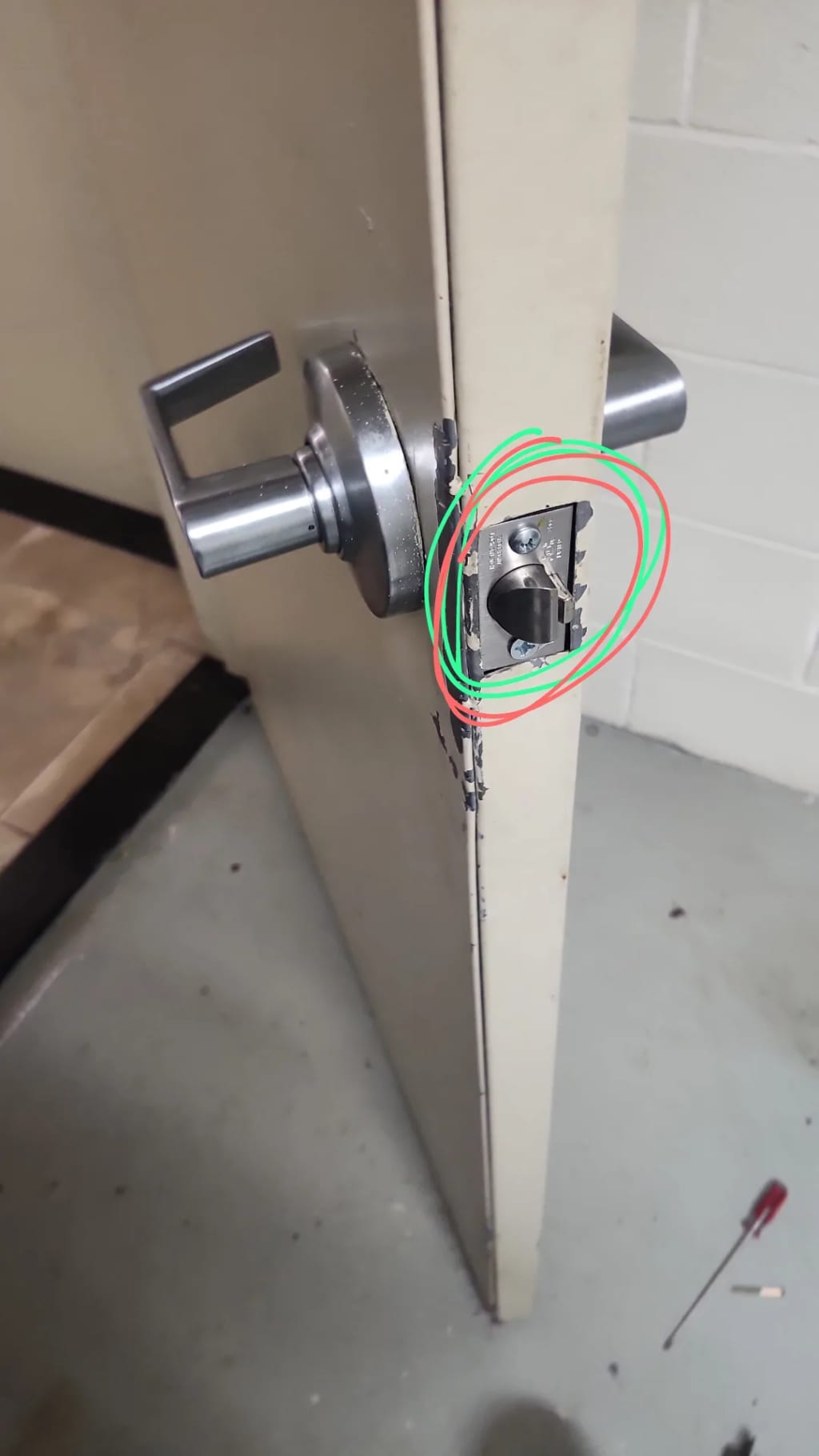 Commercial Leverset Repair in East Harlem, Manhattan by Sunny Locksmith (photo 3)