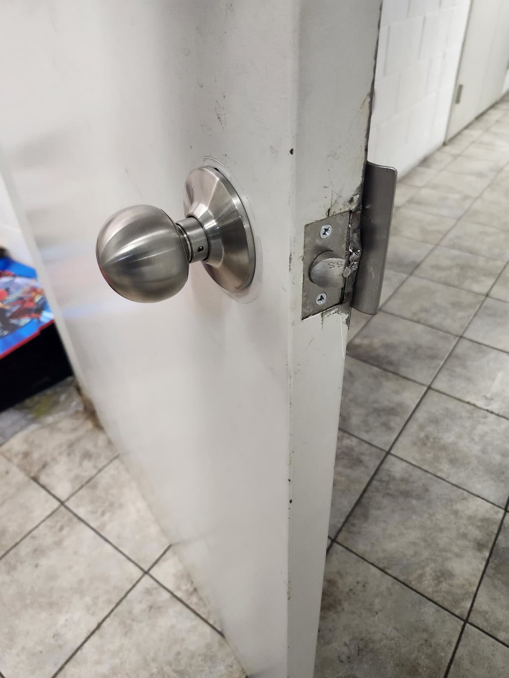 Commercial Leverset Install in West Harlem, Manhattan by Sunny Locksmith (photo 2)