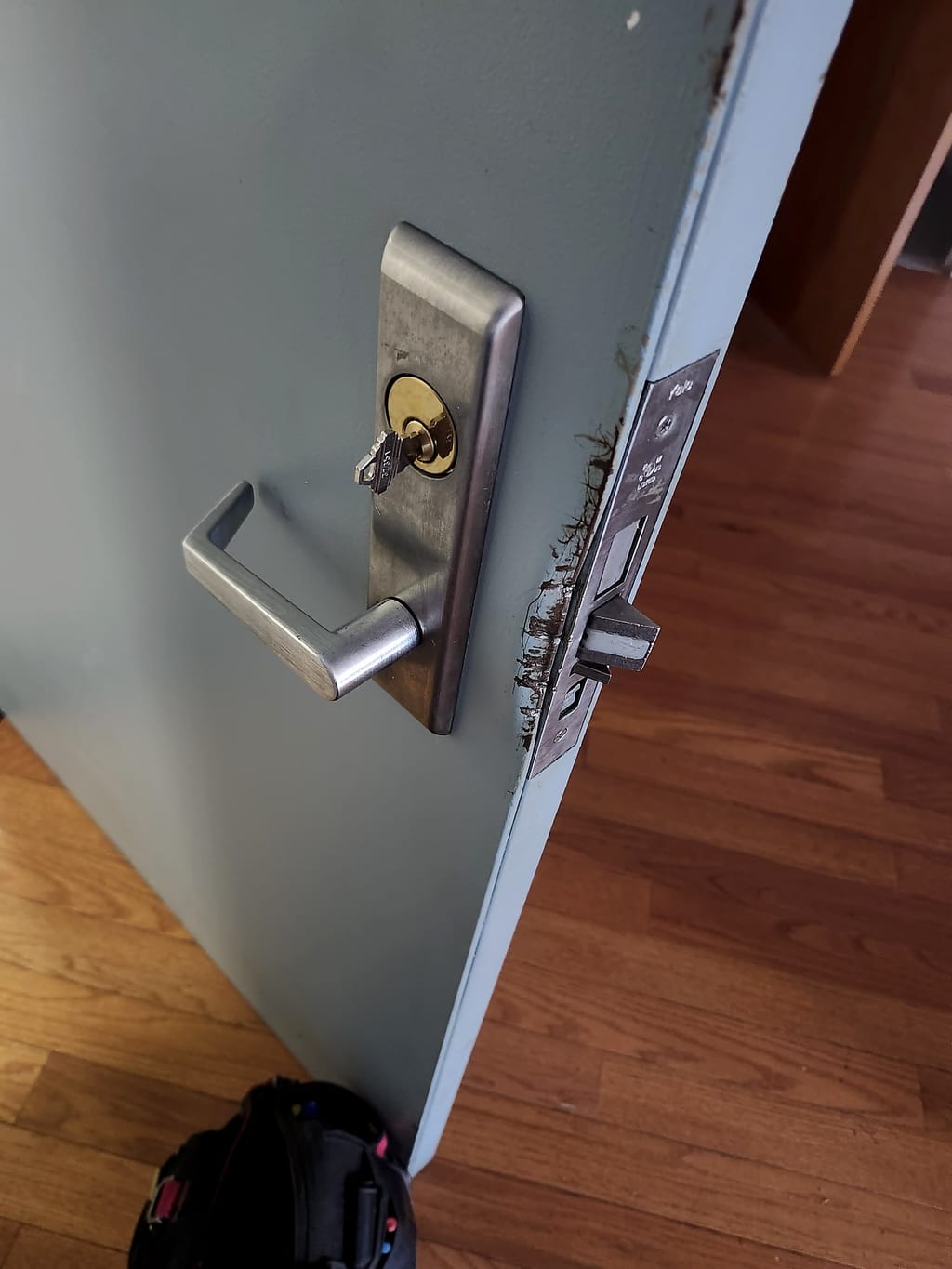 Door edge with the new mortise lock faceplate